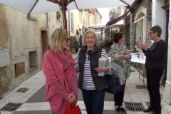 Visitors-to-the-shop